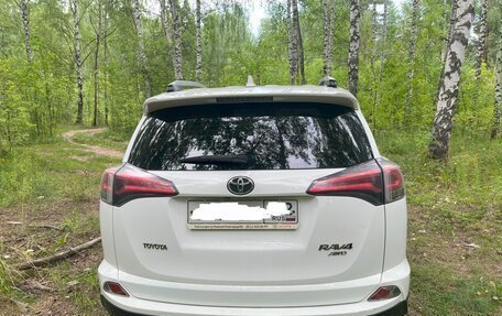 Toyota RAV4, 2017 год, 2 340 000 рублей, 5 фотография