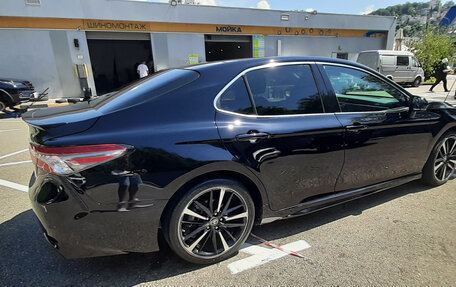 Toyota Camry, 2017 год, 2 300 000 рублей, 2 фотография