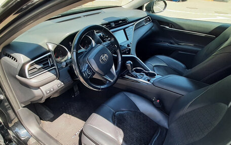 Toyota Camry, 2017 год, 2 300 000 рублей, 27 фотография