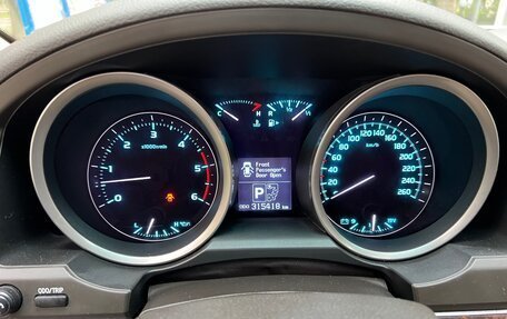 Toyota Land Cruiser 200, 2011 год, 2 950 000 рублей, 11 фотография