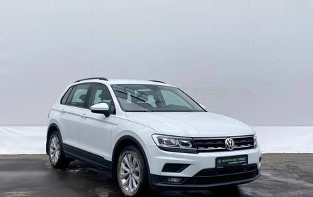 Volkswagen Tiguan II, 2020 год, 2 380 000 рублей, 3 фотография