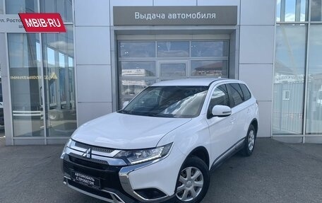 Mitsubishi Outlander III рестайлинг 3, 2019 год, 2 090 000 рублей, 1 фотография
