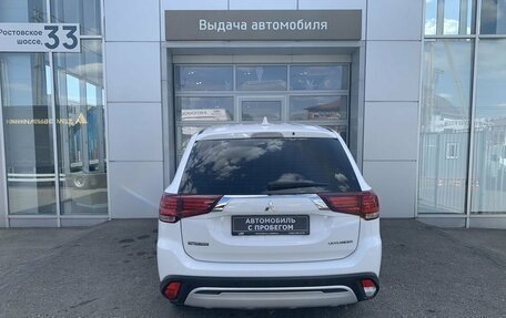 Mitsubishi Outlander III рестайлинг 3, 2019 год, 2 090 000 рублей, 6 фотография