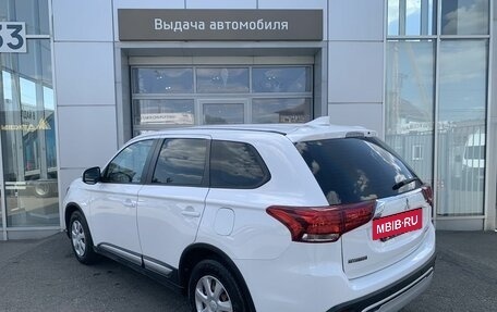 Mitsubishi Outlander III рестайлинг 3, 2019 год, 2 090 000 рублей, 7 фотография