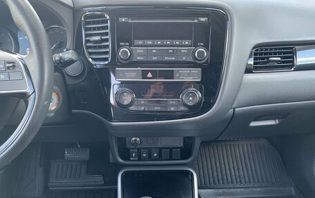 Mitsubishi Outlander III рестайлинг 3, 2019 год, 2 090 000 рублей, 12 фотография