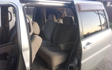 Nissan Liberty, 2002 год, 330 000 рублей, 11 фотография