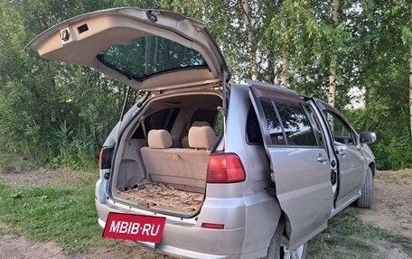 Nissan Liberty, 2002 год, 330 000 рублей, 5 фотография