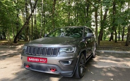 Jeep Grand Cherokee, 2019 год, 4 300 000 рублей, 9 фотография