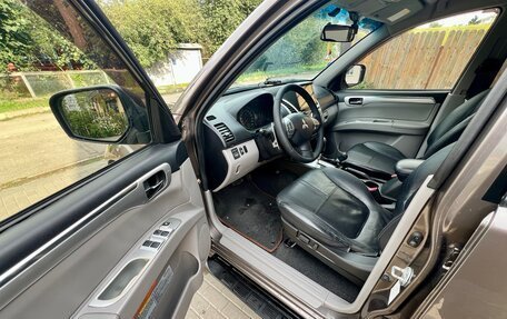 Mitsubishi Pajero Sport II рестайлинг, 2011 год, 1 750 000 рублей, 8 фотография