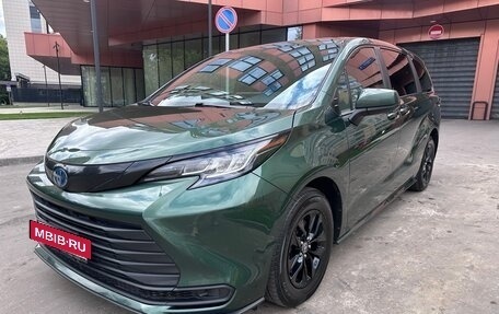 Toyota Sienna, 2021 год, 4 500 000 рублей, 2 фотография