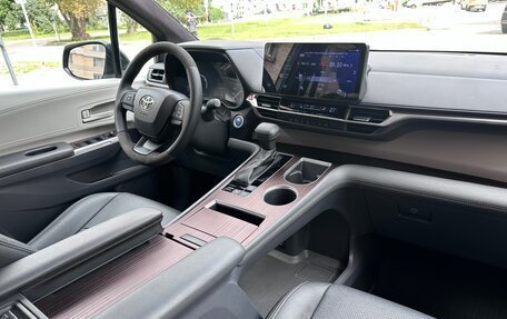 Toyota Sienna, 2021 год, 4 500 000 рублей, 7 фотография