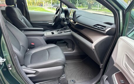 Toyota Sienna, 2021 год, 4 500 000 рублей, 11 фотография