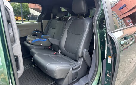 Toyota Sienna, 2021 год, 4 500 000 рублей, 9 фотография