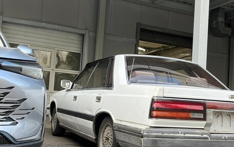 Nissan Laurel VIII, 1988 год, 380 000 рублей, 4 фотография