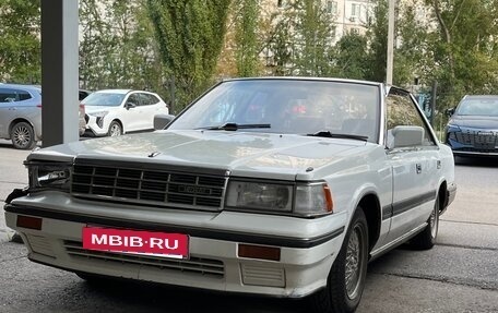 Nissan Laurel VIII, 1988 год, 380 000 рублей, 2 фотография