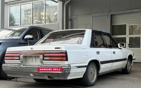 Nissan Laurel VIII, 1988 год, 380 000 рублей, 3 фотография