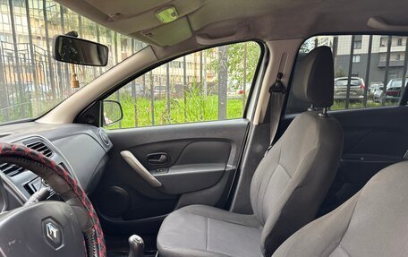 Renault Logan II, 2017 год, 310 000 рублей, 10 фотография