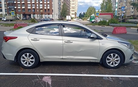 Hyundai Solaris II рестайлинг, 2019 год, 750 000 рублей, 5 фотография