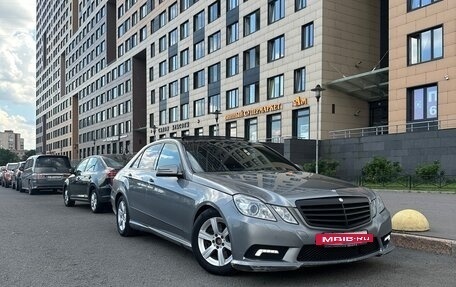 Mercedes-Benz E-Класс, 2010 год, 900 000 рублей, 2 фотография