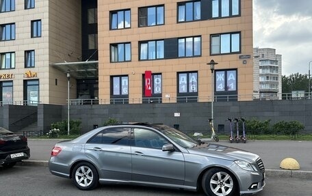 Mercedes-Benz E-Класс, 2010 год, 900 000 рублей, 3 фотография