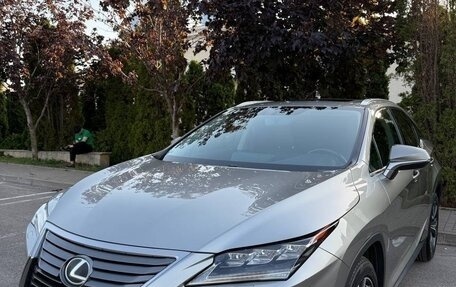 Lexus RX IV рестайлинг, 2019 год, 4 450 000 рублей, 1 фотография