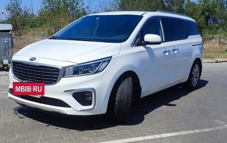 KIA Carnival III, 2018 год, 3 399 000 рублей, 8 фотография