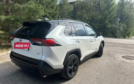 Toyota RAV4, 2022 год, 4 500 000 рублей, 3 фотография