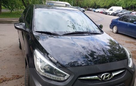 Hyundai Solaris II рестайлинг, 2013 год, 800 000 рублей, 3 фотография