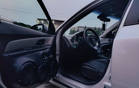 Chevrolet Cruze II, 2011 год, 950 000 рублей, 3 фотография