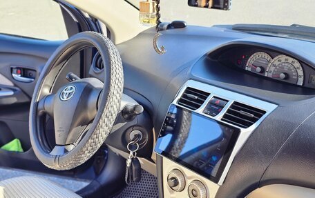 Toyota Yaris III рестайлинг, 2006 год, 720 000 рублей, 10 фотография