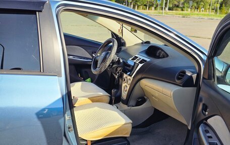 Toyota Yaris III рестайлинг, 2006 год, 720 000 рублей, 11 фотография