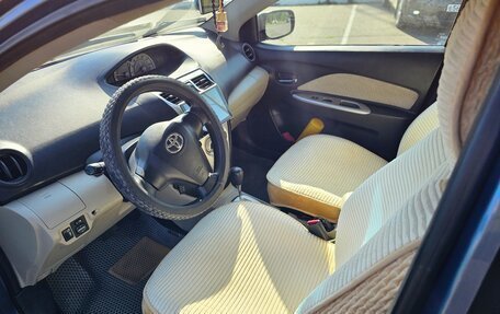 Toyota Yaris III рестайлинг, 2006 год, 720 000 рублей, 13 фотография