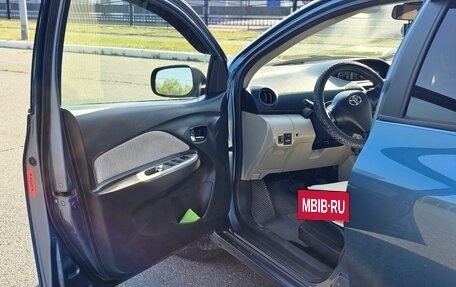 Toyota Yaris III рестайлинг, 2006 год, 720 000 рублей, 29 фотография