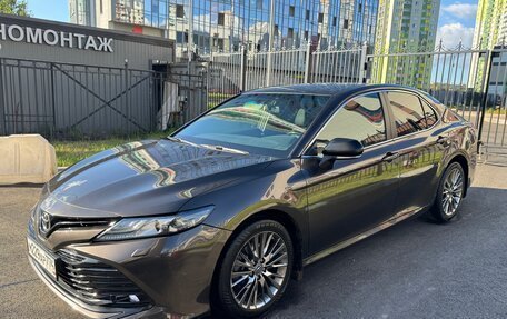 Toyota Camry, 2018 год, 2 300 000 рублей, 4 фотография