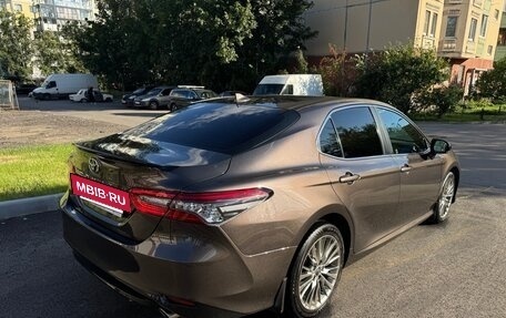 Toyota Camry, 2018 год, 2 300 000 рублей, 3 фотография