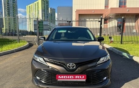 Toyota Camry, 2018 год, 2 300 000 рублей, 5 фотография
