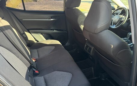Toyota Camry, 2018 год, 2 300 000 рублей, 15 фотография