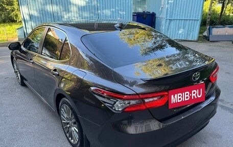 Toyota Camry, 2018 год, 2 300 000 рублей, 11 фотография