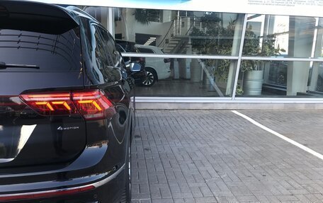 Volkswagen Tiguan II, 2021 год, 4 290 000 рублей, 21 фотография