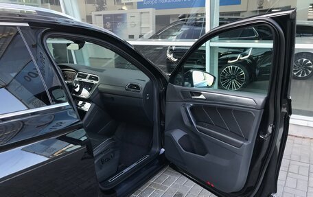 Volkswagen Tiguan II, 2021 год, 4 290 000 рублей, 27 фотография