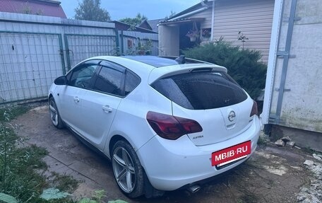 Opel Astra J, 2011 год, 550 000 рублей, 2 фотография