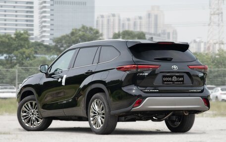 Toyota Highlander, 2025 год, 4 681 945 рублей, 3 фотография