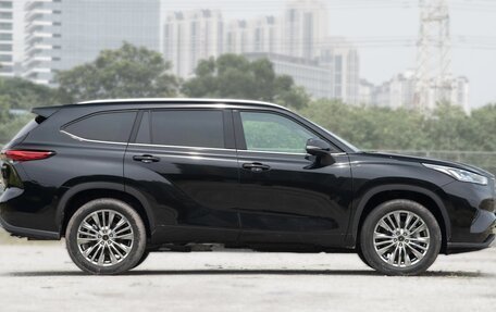 Toyota Highlander, 2025 год, 4 681 945 рублей, 8 фотография