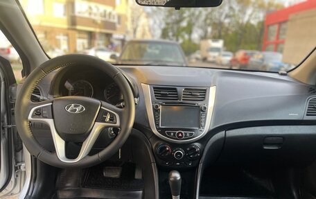 Hyundai Solaris II рестайлинг, 2013 год, 830 000 рублей, 10 фотография
