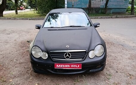 Mercedes-Benz C-Класс, 2003 год, 350 000 рублей, 1 фотография