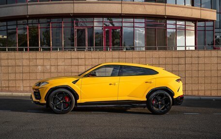Lamborghini Urus I, 2021 год, 22 000 000 рублей, 3 фотография