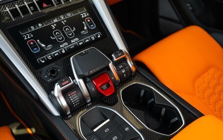Lamborghini Urus I, 2021 год, 22 000 000 рублей, 25 фотография