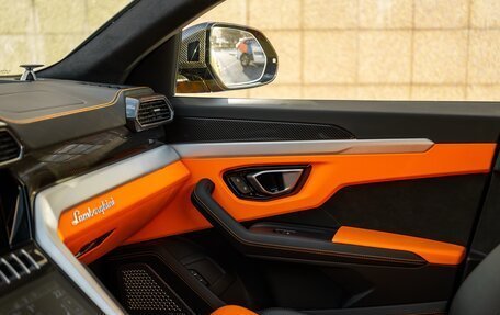 Lamborghini Urus I, 2021 год, 22 000 000 рублей, 26 фотография