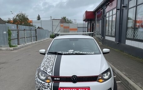 Volkswagen Polo VI (EU Market), 2011 год, 720 000 рублей, 2 фотография