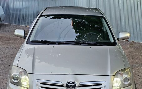 Toyota Avensis III рестайлинг, 2006 год, 680 000 рублей, 2 фотография